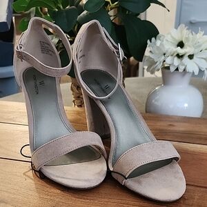 Worthington Tan Heels Elegant Minimalist Design